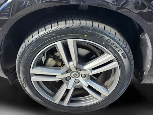 Used 2020 Volvo XC60 T8 Momentum w/ Protection Package Premier image 39