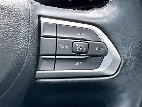 Used 2022 Jeep Compass Latitude w/ Sun and Sound Group AWD/4WD image 13