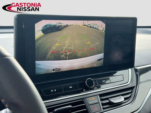 Used 2024 Nissan Altima 2.5 SR w/ SR Premium Package image 18