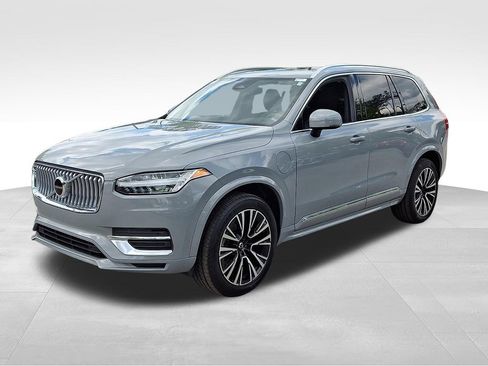 Used 2025 Volvo XC90 T8 Core w/ Protection Package AWD/4WD image 3