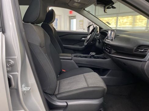 Used 2024 Nissan Rogue SV image 18