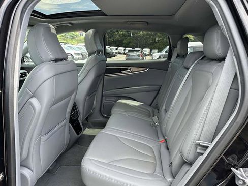 Certified 2022 Lincoln Nautilus Reserve image 10