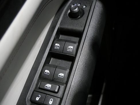 Used 2022 Jeep Compass Limited w/ Elite Group image 14