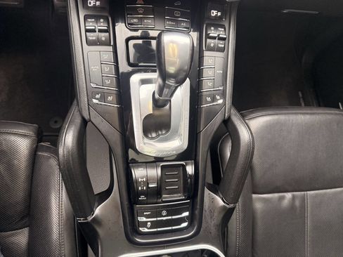 Used 2016 Porsche Cayenne image 19