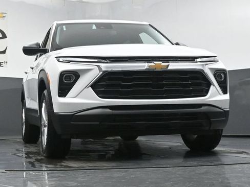 New 2026 Chevrolet TrailBlazer LS w/ LS Convenience Package AWD/4WD image 3