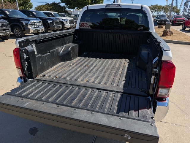 Used 2023 Toyota Tacoma SR5 AWD/4WD image 27