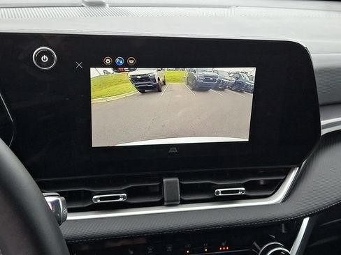 Used 2026 Chevrolet Equinox LT FWD image 18