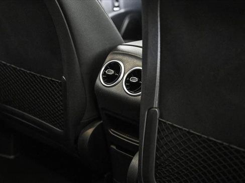 Used 2022 Mercedes-Benz GLB 250 4MATIC image 19