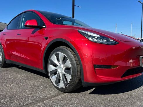 Used 2021 Tesla Model Y Long Range image 10