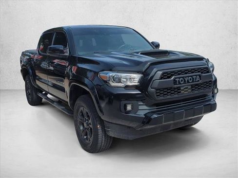 Used 2019 Toyota Tacoma TRD Sport RWD image 3