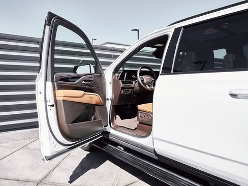 Used 2023 Cadillac Escalade ESV Sport w/ LPO, ONYX Package image 30