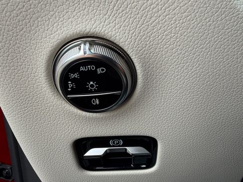 Certified 2026 Mercedes-Benz GLC 350e 4MATIC image 17