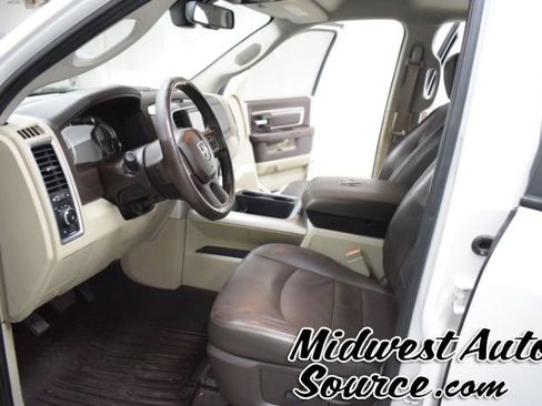 Used 2018 RAM 1500 SLT image 14