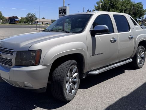 Used 2007 Chevrolet Avalanche LT w/ LT Preferred Equipment Group AWD/4WD image 4