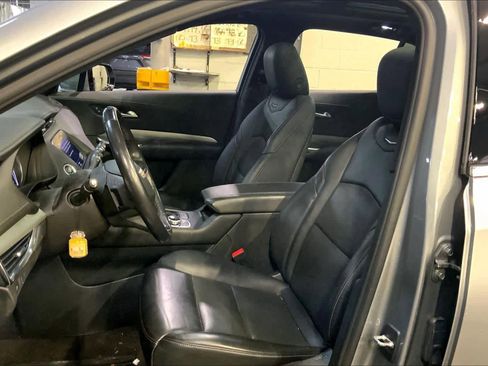 Used 2023 Cadillac XT4 Premium Luxury image 8