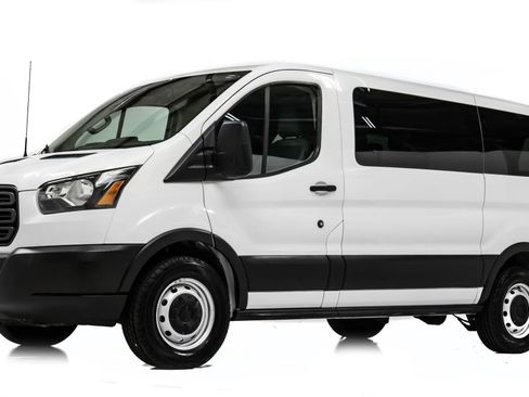 Used 2019 Ford Transit 150 XL image 3
