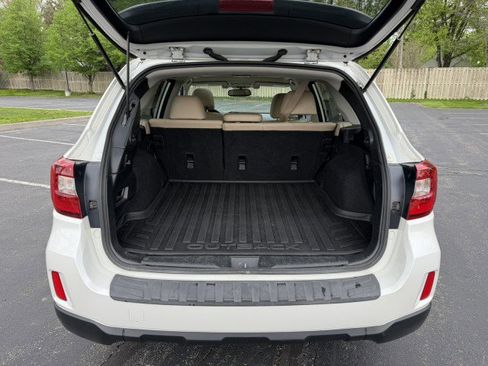 Used 2016 Subaru Outback 2.5i Limited AWD/4WD image 32