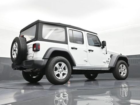 Used 2018 Jeep Wrangler Unlimited Sport AWD/4WD image 24