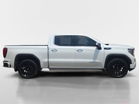 Used 2023 GMC Sierra 1500 Denali w/ Denali Carbonpro Edition AWD/4WD image 7
