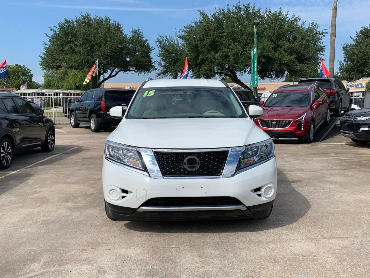 Used 2015 Nissan Pathfinder S FWD image 2