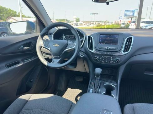 Used 2024 Chevrolet Equinox LT FWD image 13