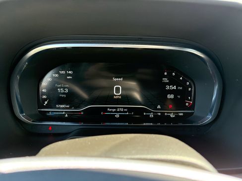 Used 2024 GMC Yukon SLT RWD image 18