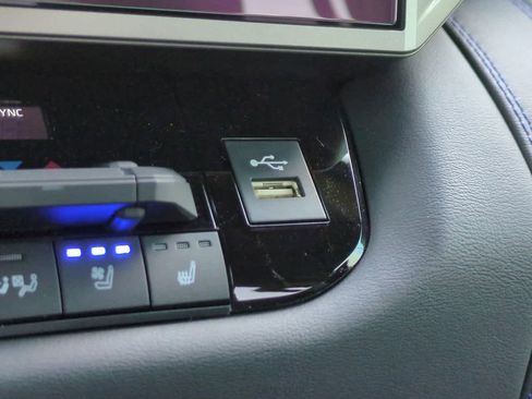 Used 2026 Toyota Tundra Platinum image 21