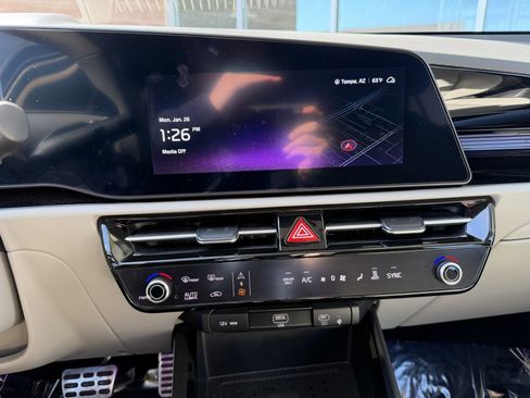 Used 2024 Kia Niro Wave w/ Wave Preserve Package image 18