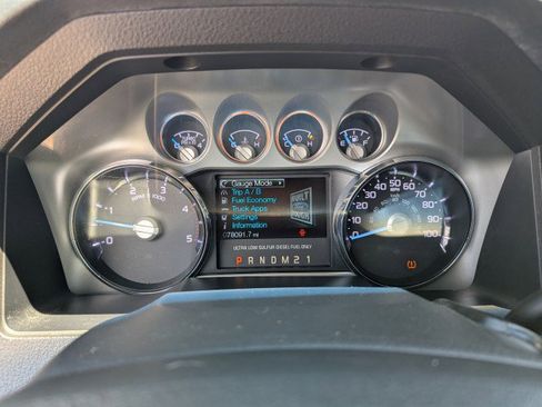 Used 2015 Ford F250 Platinum w/ FX4 Off-Road Package AWD/4WD image 16