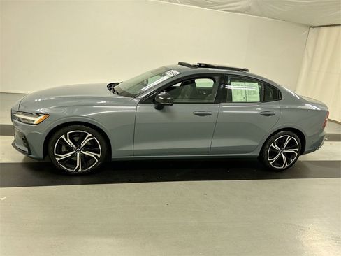 Used 2024 Volvo S60 B5 Plus image 6