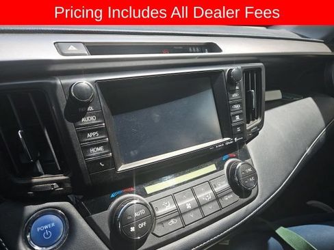 Used 2018 Toyota RAV4 Limited AWD/4WD image 8