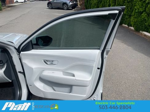 Used 2024 Hyundai Kona Limited FWD image 44