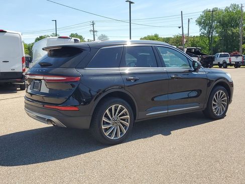 Used 2023 Lincoln Corsair Reserve AWD/4WD image 3