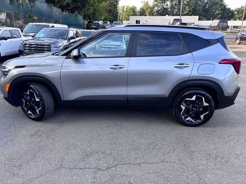 Used 2025 Kia Seltos S AWD/4WD image 3
