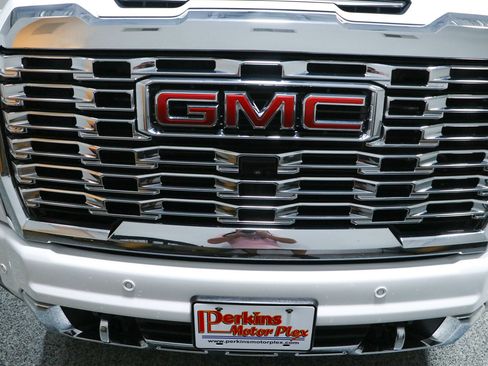 Used 2024 GMC Sierra 2500 Denali w/ Denali Reserve Package AWD/4WD image 4
