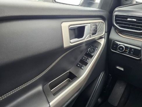 Certified 2024 Ford Explorer Limited AWD/4WD image 32