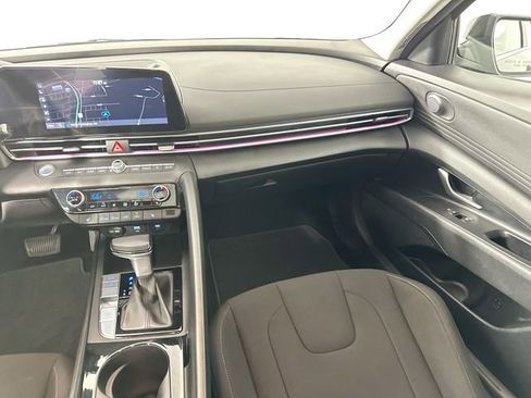 Used 2025 Hyundai Elantra SEL FWD image 28
