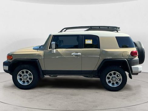 Used 2013 Toyota FJ Cruiser 4WD w/ Upgrade Pkg image 8