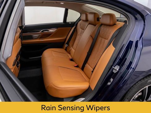 Used 2022 BMW 750i xDrive w/ Executive Package image 17