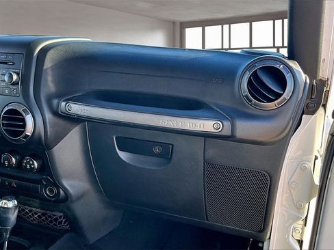 Used 2018 Jeep Wrangler Unlimited Sport S image 16