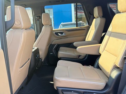 Used 2023 Chevrolet Tahoe Premier w/ Premium Package 2 AWD/4WD image 13