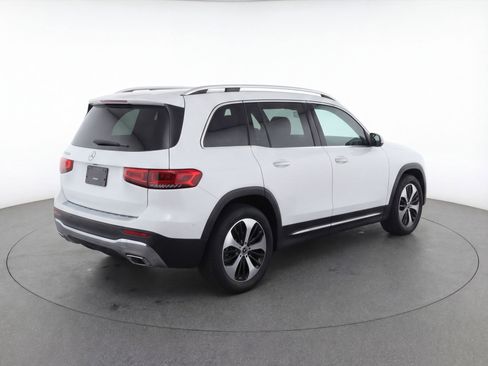 Used 2025 Mercedes-Benz GLB 250 image 9