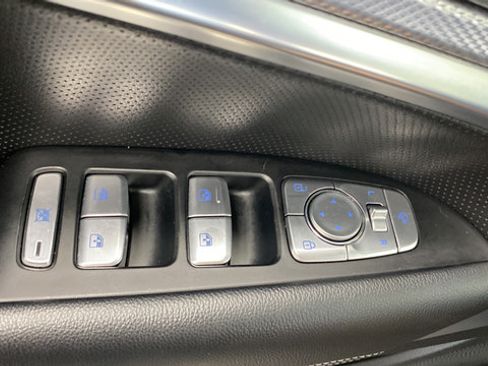 Used 2022 Genesis G70 2.0T w/ Prestige Package AWD/4WD image 21