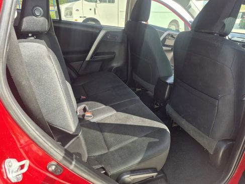 Used 2017 Toyota RAV4 LE FWD image 18