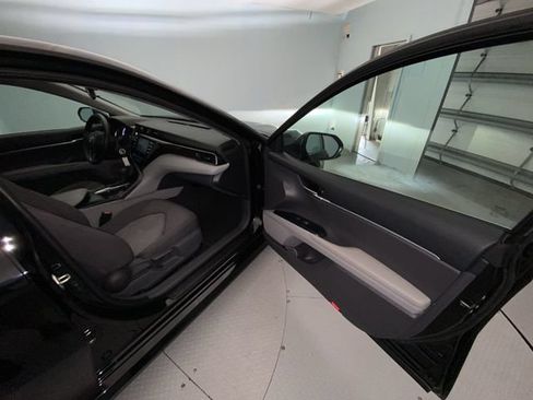 Used 2020 Toyota Camry LE FWD image 24