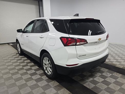 Used 2023 Chevrolet Equinox LS w/ LS Convenience Package AWD/4WD image 3