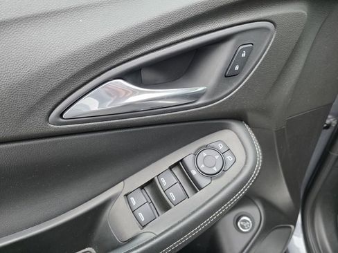 Used 2021 Buick Encore GX Select image 18