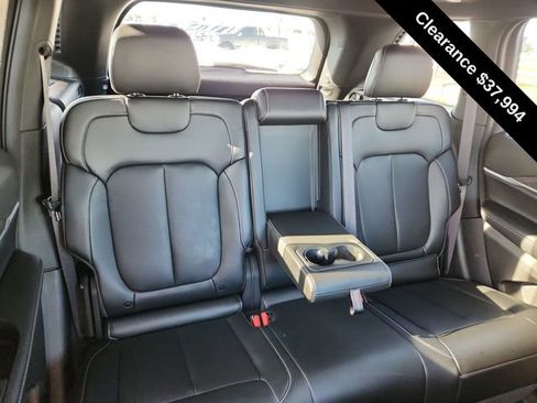 Used 2025 Jeep Grand Cherokee Limited w/ Luxury Tech Group II AWD/4WD image 28