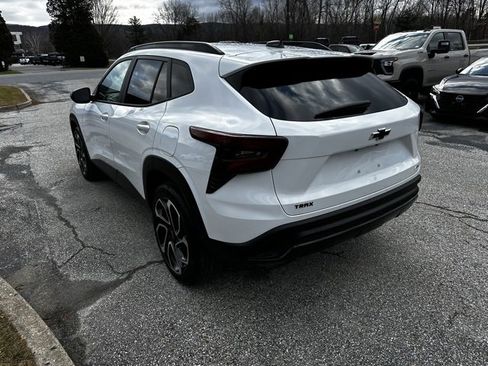 Used 2024 Chevrolet Trax RS w/ Driver Confidence Package image 5