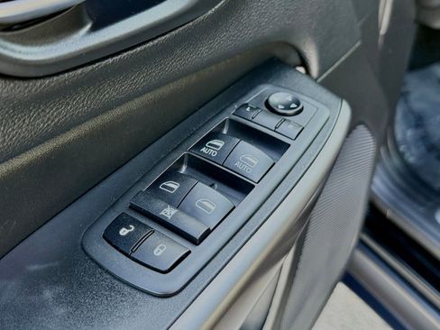 Used 2019 Jeep Cherokee Limited w/ Technology Group FWD image 23